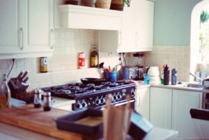 gas leak warning signs home kitchen gas range - gas leak warning signs every homeowner should know
